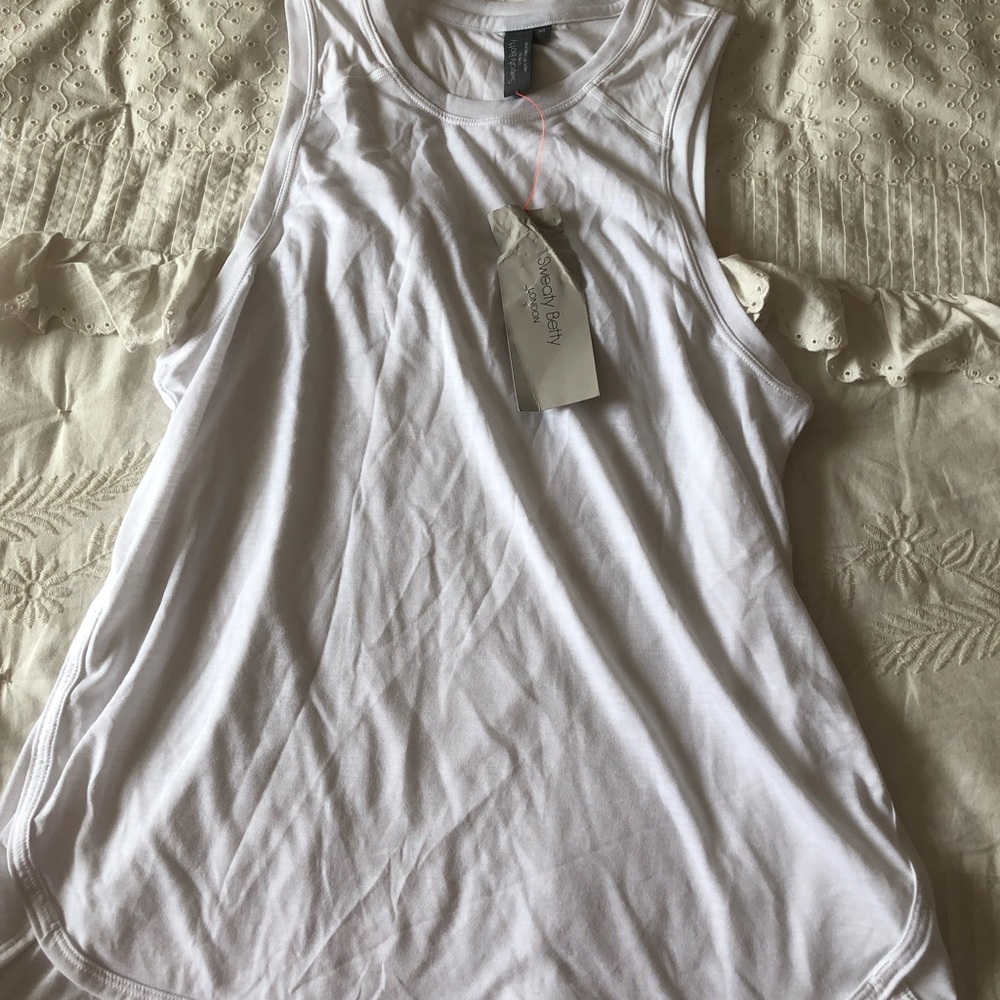 White tank top women’s medium